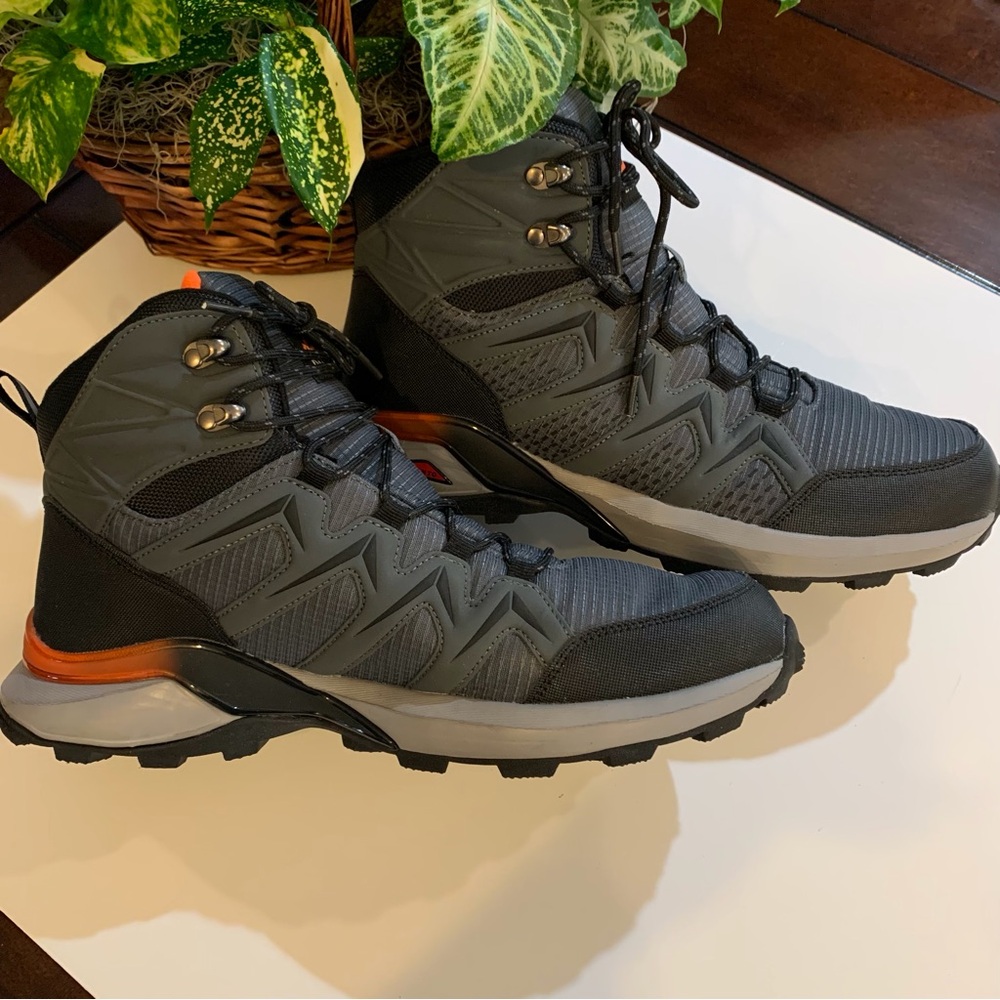 Dannto Men's Snow Boots, grey/black color, fur lined.